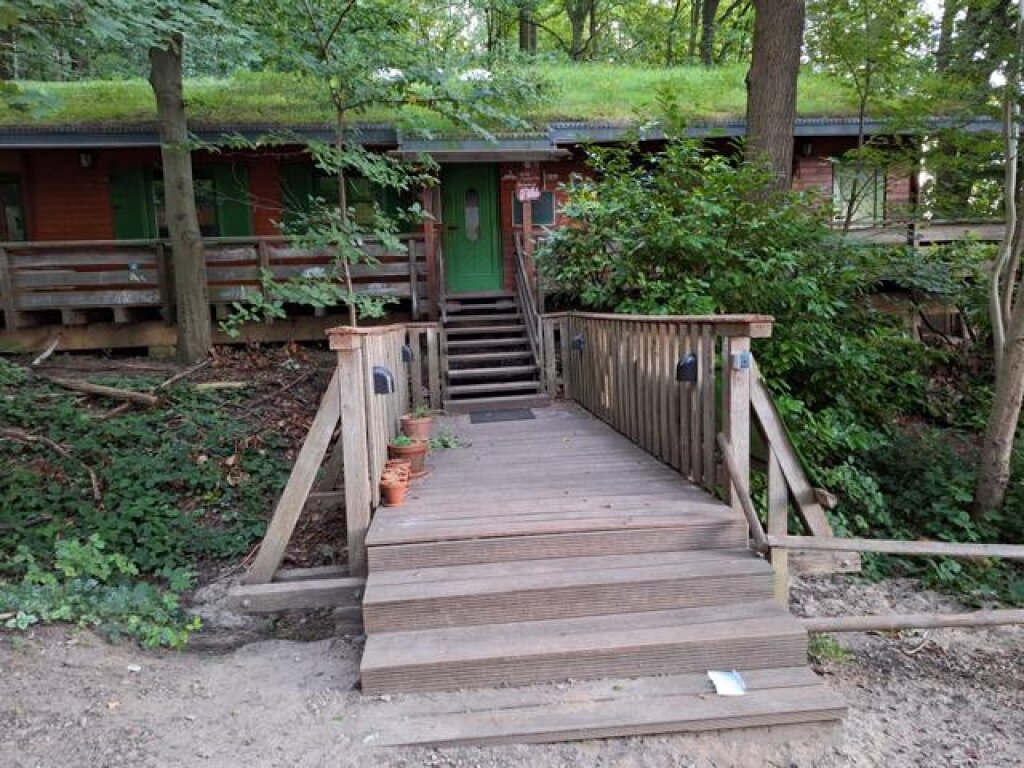 Brücke zum Haus der Waldkita Bergedorf der AWO Hamburg.