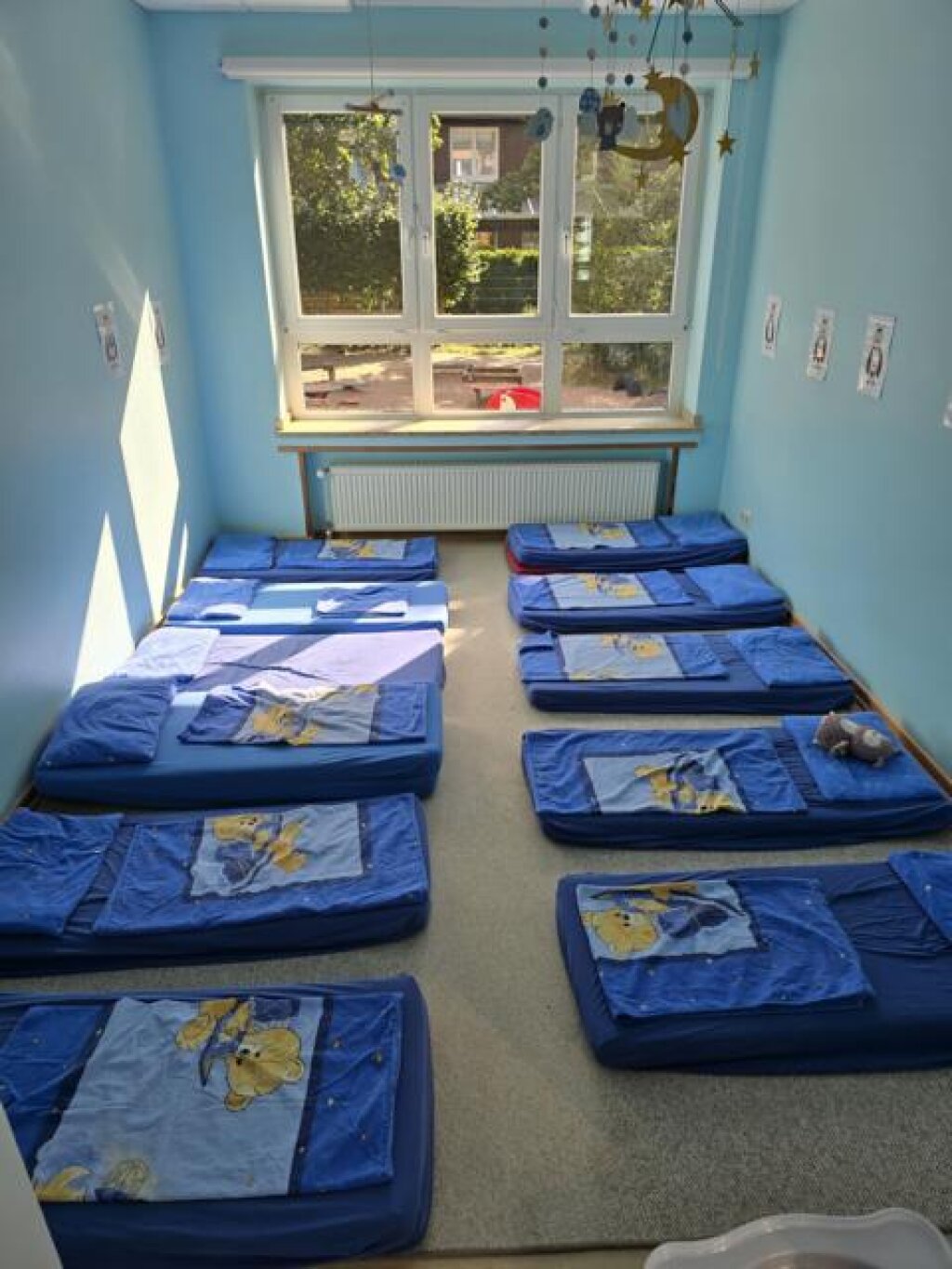 Schlafbereich mit Matratzen der Kita Von-Halem-Straße.